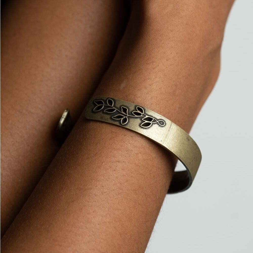 Frond Fable Brass Bracelet (99)